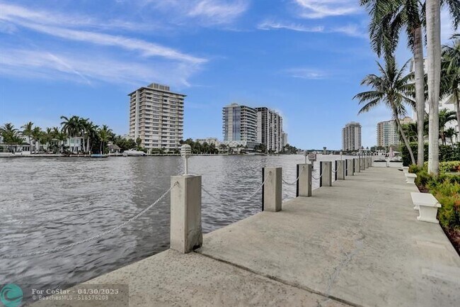 Building Photo - 715 Bayshore Dr