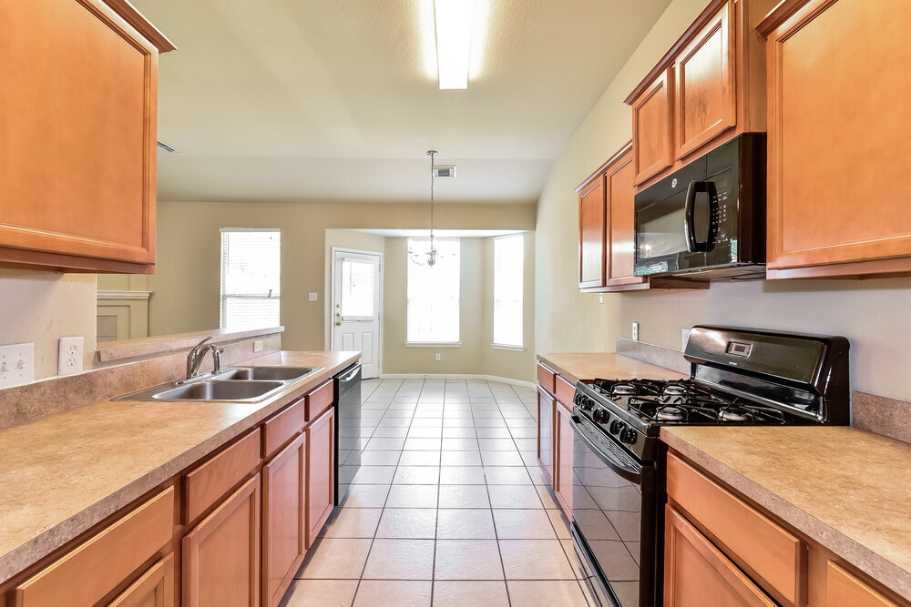 Building Photo - 5915 Ranch Riata Ct