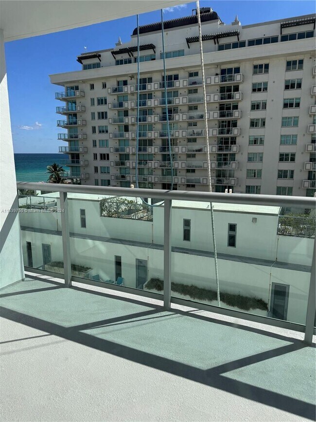 Building Photo - 9511 Collins Ave