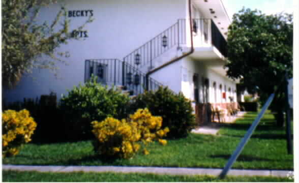 Building Photo - Becky's Apartments
