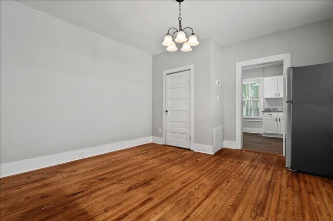 Building Photo - 109 Winston St