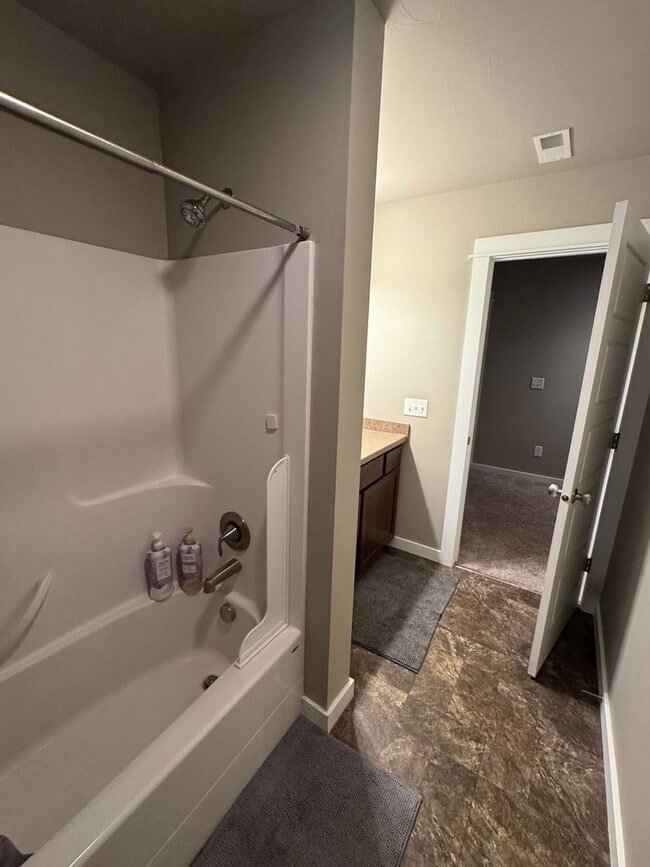 Building Photo - Chic & Comfortable 3-Bed Home in Bozeman’s King Arthur Park