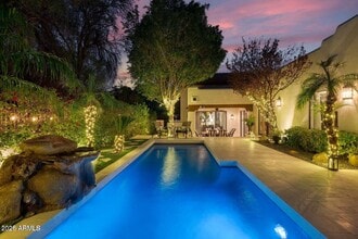 Building Photo - 6198 N 28th Pl