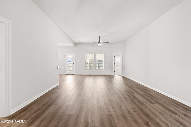 Building Photo - 207 Barnsley Dr