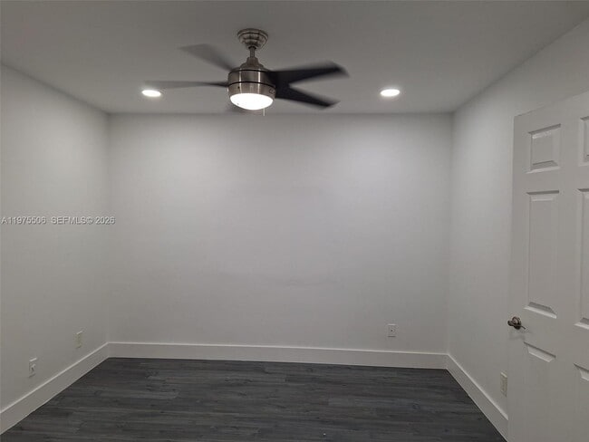 Building Photo - 3512 Estepona Ave