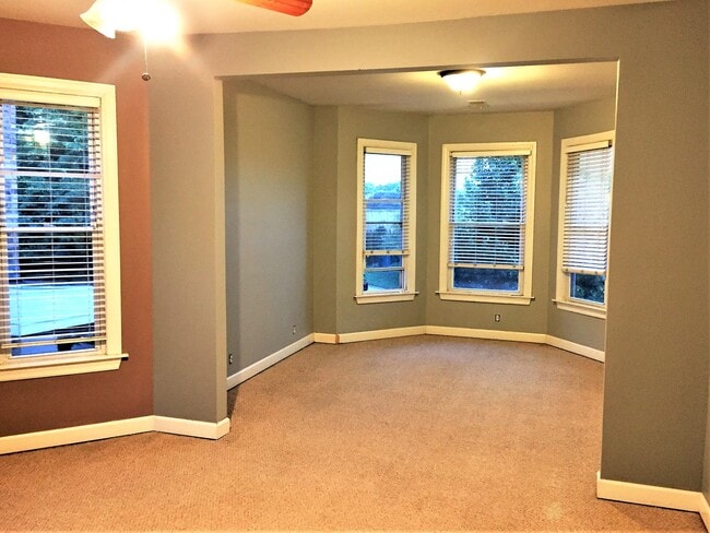 Building Photo - 3926 W Byron St