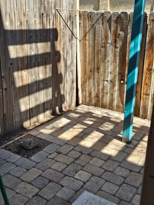 Building Photo - 1022 E 5th St