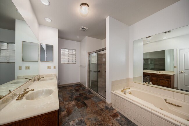 Building Photo - Spacious 4 Bedroom 3.5 Baths with Views!!