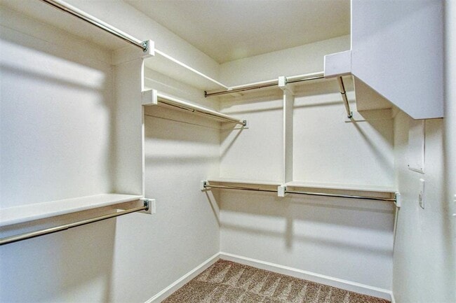 Building Photo - 2804 S Bowling Dr