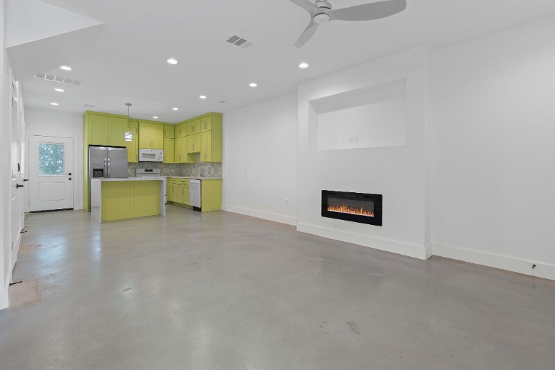Building Photo - 124 S Mockingbird Cir