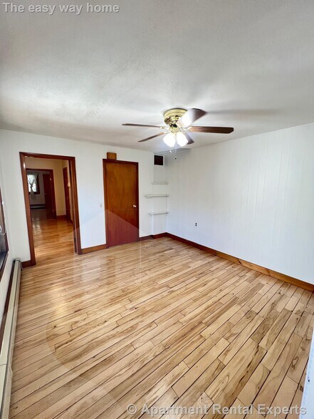Building Photo - 114 Thorndike St