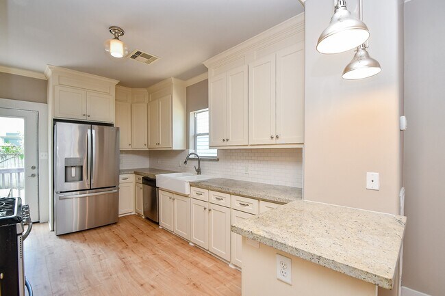 Building Photo - 1307 Walton St