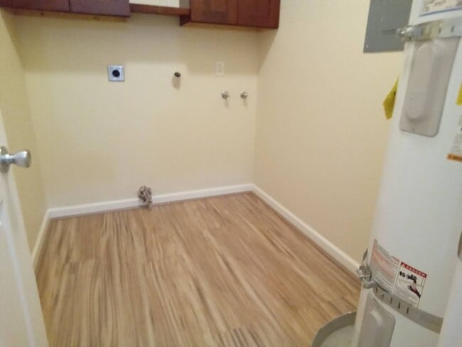 Building Photo - 160 Rutherford Ln