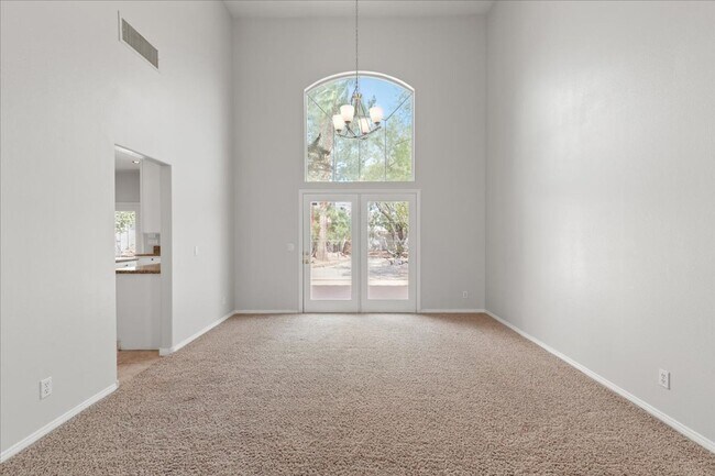 Building Photo - Expansive 4 Bedroom Home with a Pool and L...