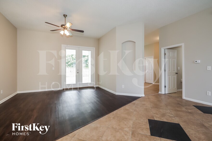 Building Photo - 5510 Bristol Bay Ln N