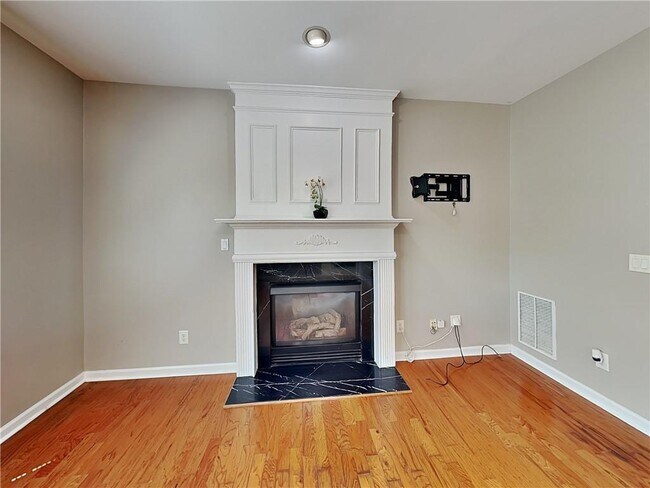 Building Photo - 2639 Hooch Ct