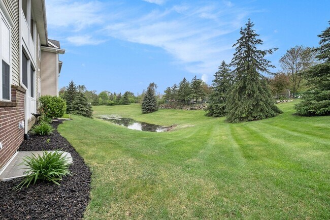 Building Photo - 2925 N Knightsbridge Cir