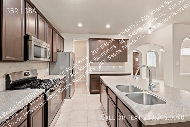 Building Photo - 4110 Woodbridge Way