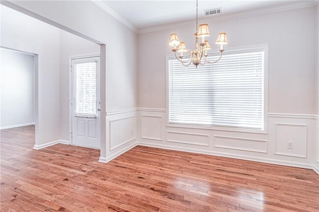 Building Photo - 2849 Suttonwood Way NE