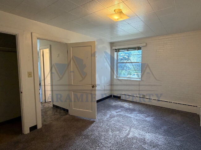 Building Photo - 1 Bedroom Apartment in the Heart of Laramie