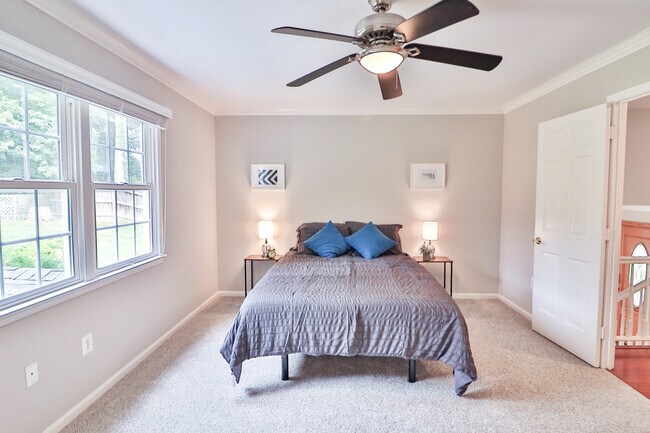 Building Photo - 9633 Cinnamon Creek Dr