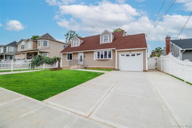 Building Photo - 3883 Franklin Ave