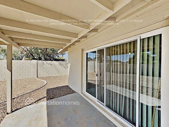 Building Photo - 1913 E Alameda Dr