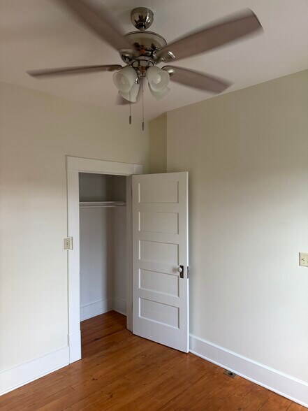 Building Photo - 404 W 1st Ave