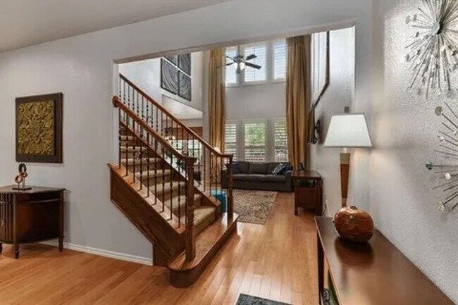 Building Photo - 2 Bed 2.5 Bath in Lewisville