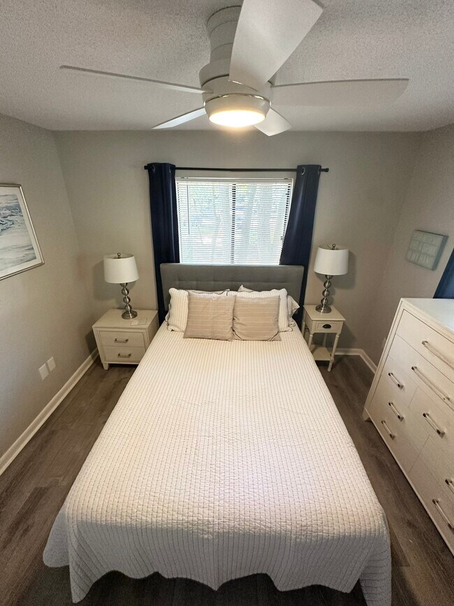 Building Photo - 45 Folly Field Rd