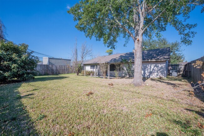 Building Photo - 4031 Curly Oaks Dr