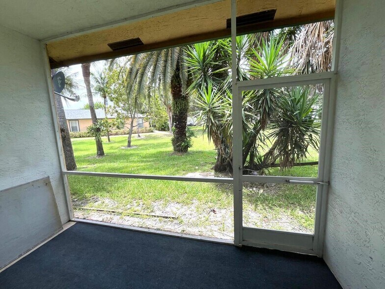 Building Photo - 3166 Via Poinciana