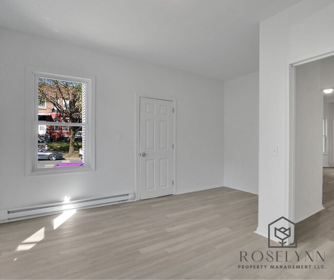 Building Photo - 270 Walnut St