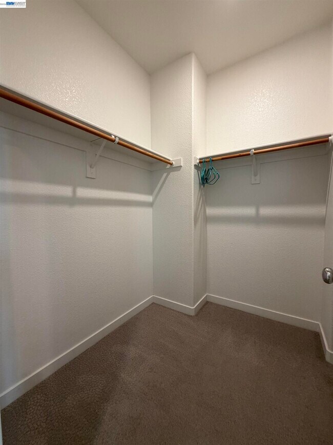 Building Photo - 2282 S Podere Dr