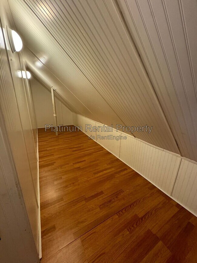 Building Photo - 3000 Mulberry St