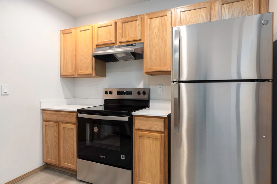 Building Photo - EJ Square II