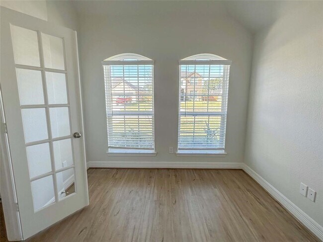 Building Photo - 27150 Grey Fox Run