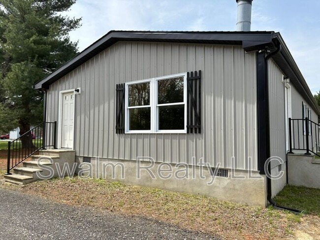 Building Photo - 1165 Bayview Rd