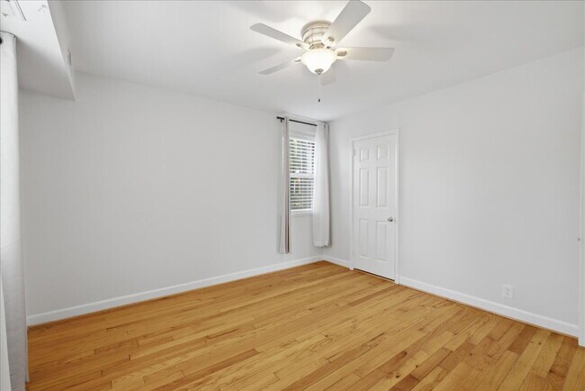 Building Photo - Elegant End-Unit Fairlington Villages Townhome with Private Balcony & Exceptional Community Ameni...