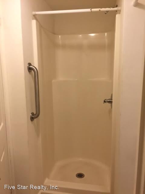 Building Photo - 758 Isenberg St