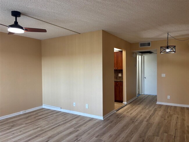 Building Photo - 1401 SW 135th Terrace