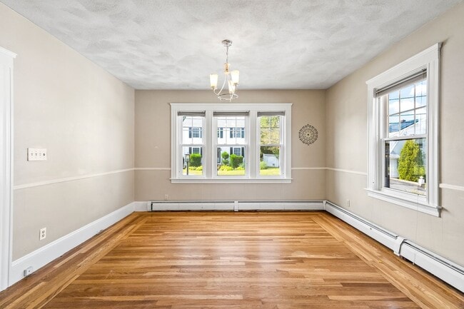 Building Photo - Bright & Comfortable North Providence Sing...