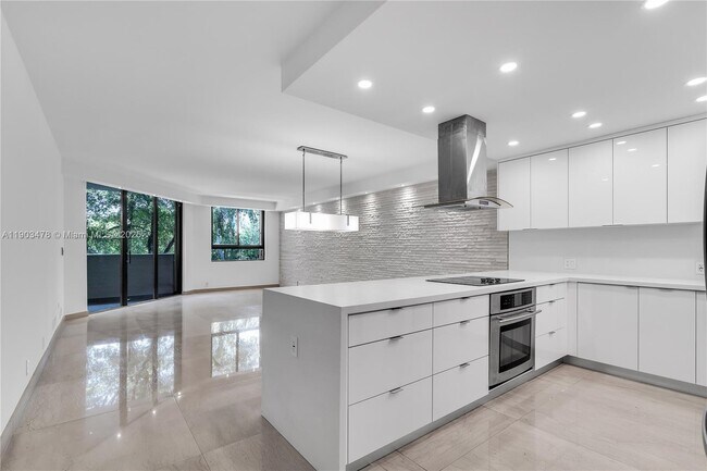 Building Photo - 141 Crandon Blvd