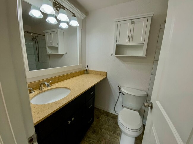 Building Photo - 2-Bedroom, 2-Bathroom End Unit with Covered Balcony