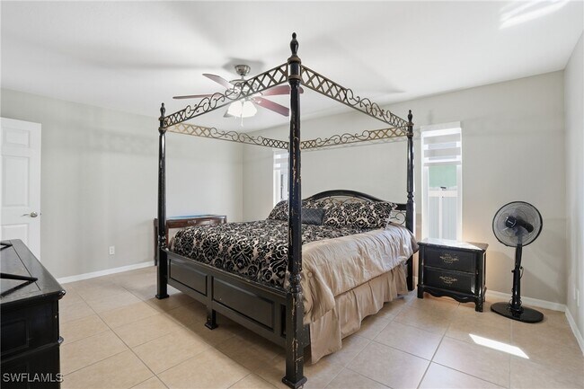 Building Photo - 4421 SW 14th Pl