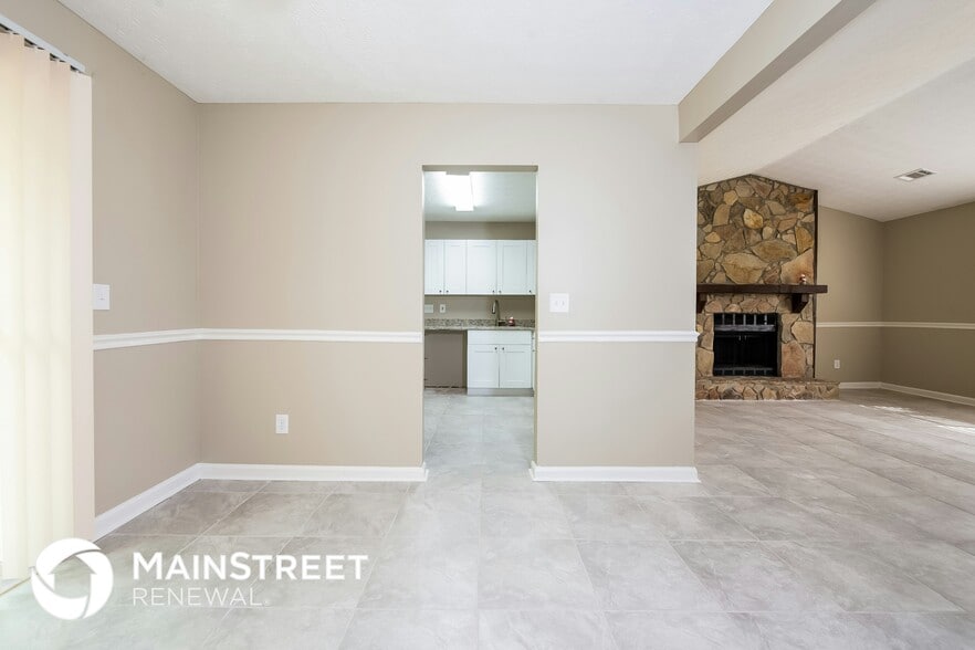 Building Photo - 5722 Phillips Dr