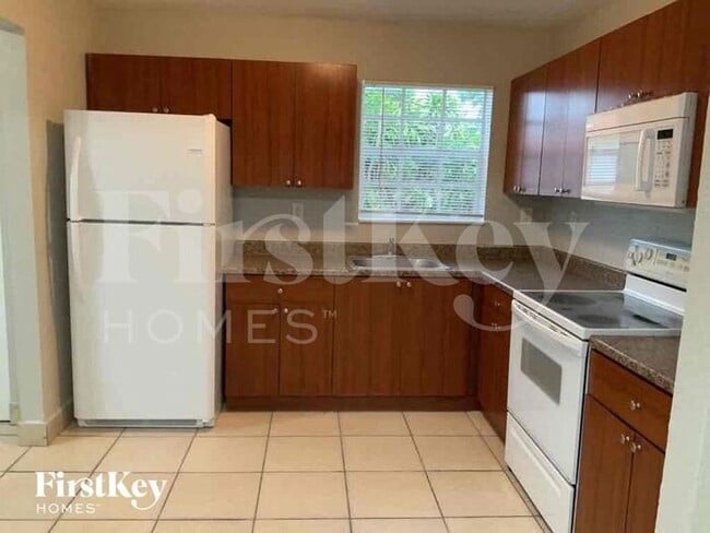 Building Photo - 1031 NW 178th Terrace