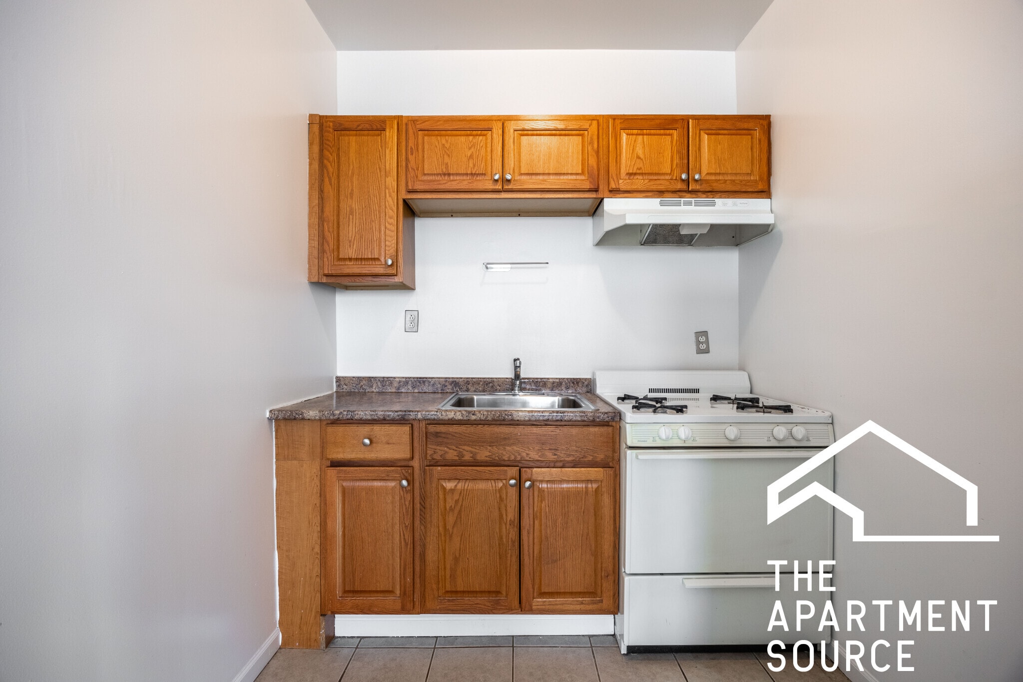 Building Photo - 2704 N Sawyer Ave