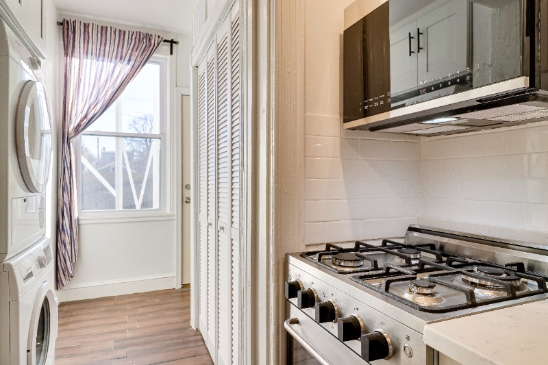 Building Photo - 409 Constitution Ave NE