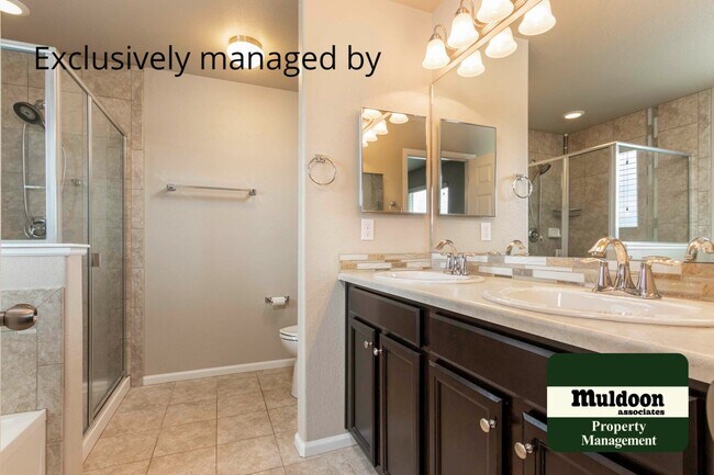 Building Photo - Beautifully done home close to Military Ba...